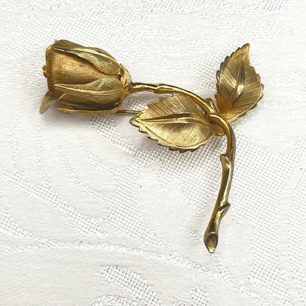 Vintage Giovanni Long Gold Tone Floral Flower Rose Stem Spray Pin Brooch